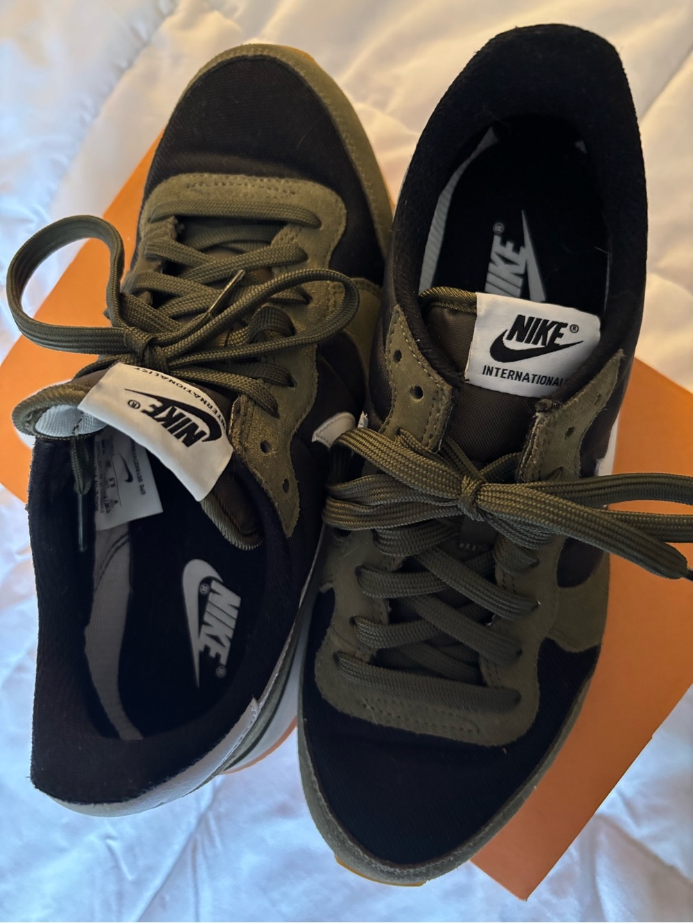 Nike Internationalist Olive Green and Black Low-Top Sneakers - Picture 6 of 6